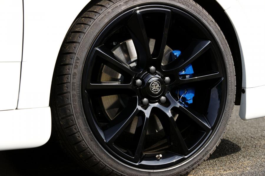  Vauxhall Astra VXR Arctic Edition 2010 года  (фото 11 из 15)